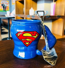 Carregar imagem no visualizador da galeria, Canecas com colher Liga da Justiça - Super Homem e Batman