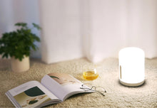 Carregar imagem no visualizador da galeria, Mi Bedside Lamp 2: a luminária de cabeceira inteligente da Xiaomi