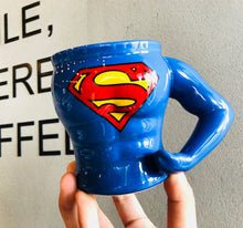 Carregar imagem no visualizador da galeria, Canecas com colher Liga da Justiça - Super Homem e Batman