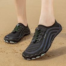 Carregar imagem no visualizador da galeria, Tênis Aquático Esportivo: Praia, Trilhas e Caminhadas (33 ao 38 Brasil)
