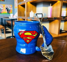 Cargar imagen en el visor de la galería, Tazas con cuchara Liga de la Justicia - Superman y Batman 
