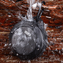 Cargar imagen en el visor de la galería, Mini altavoz portátil, inalámbrico y resistente al agua 
