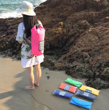 Carregar imagem no visualizador da galeria, Bolsa Esportiva Impermeável - para praia, trilhas, rafting e muito mais
